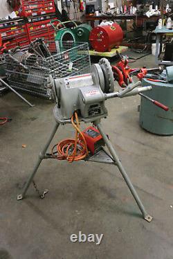 Ridgid 15682 1/8 2 300 Pipe Threader with Stand, Foot Pedal & 1 Die