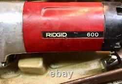 Ridgid 600 Hand Held Pipe Threading Machine With 5 Dies & Box